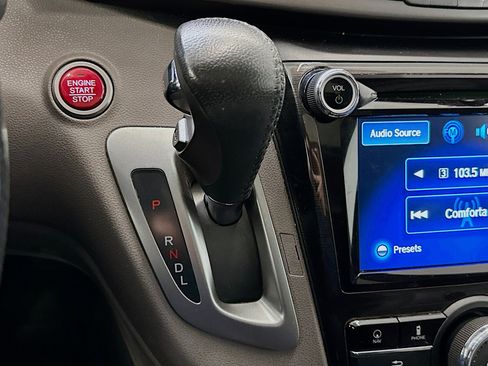 Used 2016 Honda Odyssey Touring Elite image 25