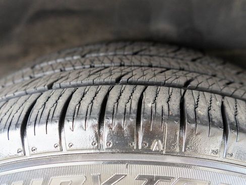 Used 2019 Buick Envision Essence w/ LPO, Active Package image 34