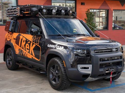 Used 2023 Land Rover Defender 110 S image 2