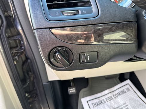 Used 2015 Dodge Grand Caravan American Value Package w/ UConnect Hands-Free Group FWD image 12