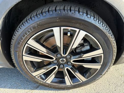 Used 2021 Volvo V60 T5 Cross Country w/ Lounge Package image 12