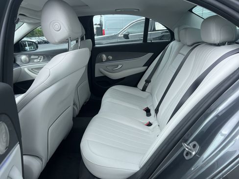 Used 2023 Mercedes-Benz E 350 4MATIC Sedan image 32