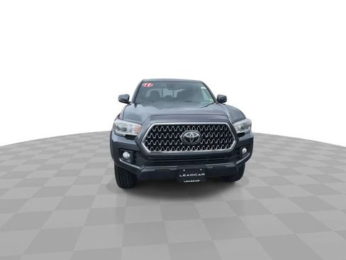 Used 2019 Toyota Tacoma TRD Off-Road w/ Technology Package AWD/4WD image 3