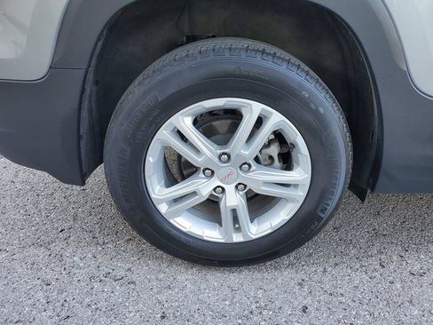 Used 2024 GMC Terrain SLE FWD image 5