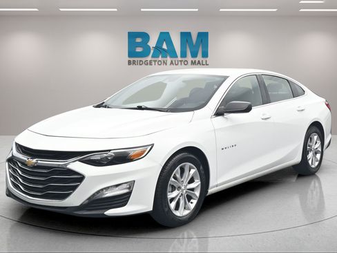 Used 2024 Chevrolet Malibu LT FWD image 3