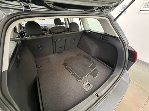 Used 2019 Volkswagen Golf S AWD/4WD image 19