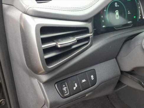 Used 2020 Hyundai Ioniq SE image 19