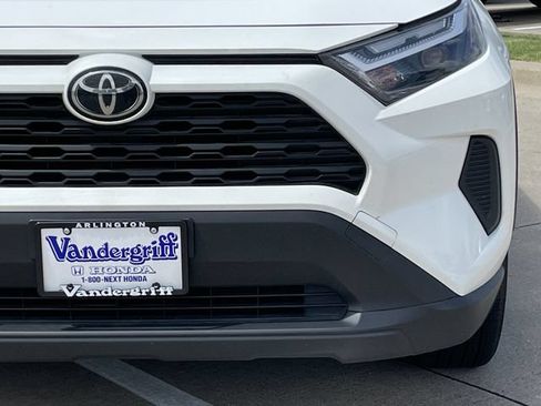 Used 2025 Toyota RAV4 XLE w/ Convenience Package AWD/4WD image 8