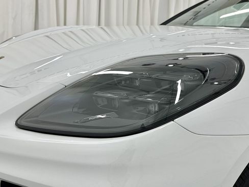 Certified 2024 Porsche Panamera 4 image 11