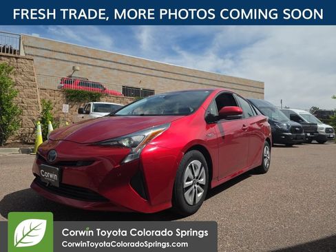 Used 2018 Toyota Prius Three w/ Advanced Technology Package FWD image 3