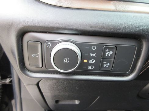 Used 2020 Ford Explorer Platinum w/ Premium Technology Package AWD/4WD image 26