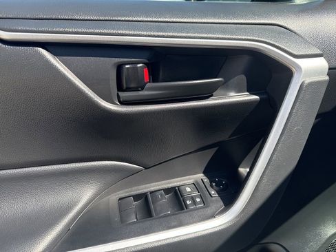 Used 2023 Toyota RAV4 LE image 12