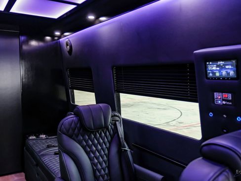 Used 2023 Mercedes-Benz Sprinter 3500 image 69