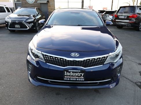 Used 2018 Kia Optima S w/ Panoramic Sunroof Package image 3