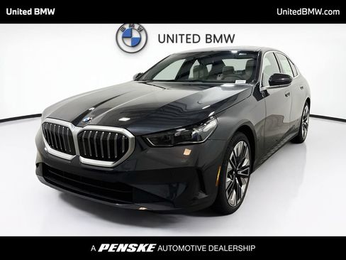 New 2027 BMW 530i w/ Premium Package RWD image 1
