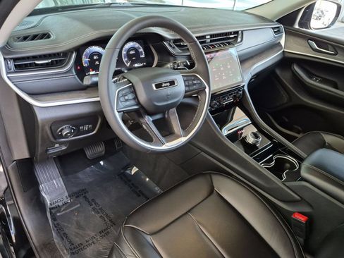 Used 2023 Jeep Grand Cherokee L Limited RWD image 12