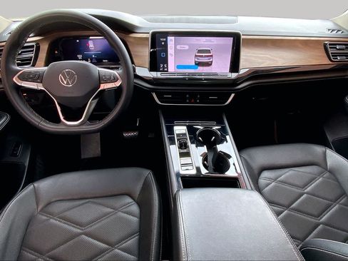 Used 2024 Volkswagen Atlas SE FWD image 16