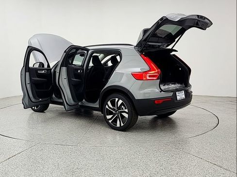 New 2026 Volvo XC40 B5 Plus w/ Climate Package AWD/4WD image 12
