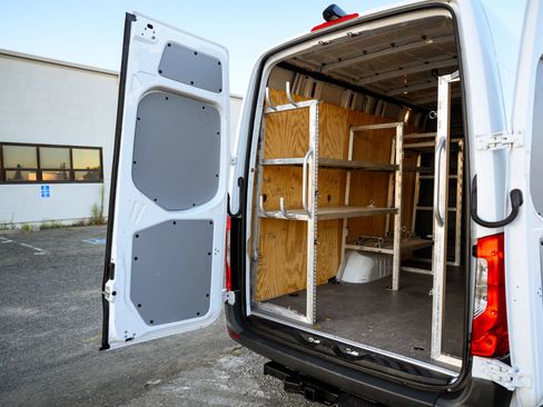 Used 2021 Mercedes-Benz Sprinter 3500 image 32