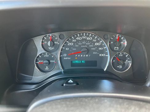 Used 2014 Chevrolet Express 2500 image 11