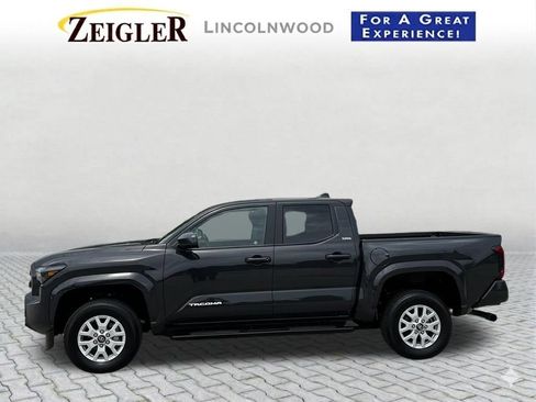 Used 2025 Toyota Tacoma SR5 AWD/4WD image 3