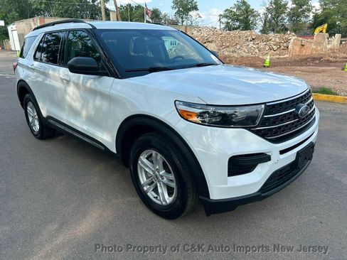 Used 2022 Ford Explorer XLT AWD/4WD image 6