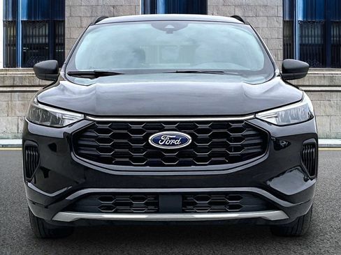 Used 2023 Ford Escape ST-Line w/ Tech Pack #1 AWD/4WD image 3