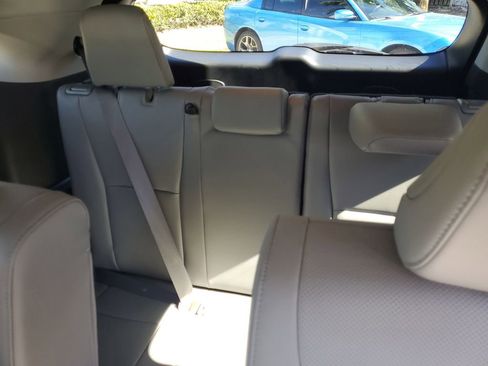 Used 2024 Toyota Highlander Limited image 17