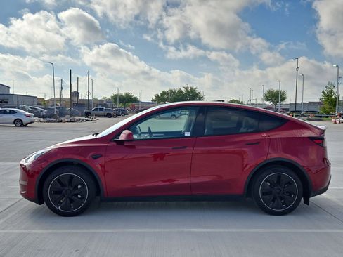 Used 2024 Tesla Model Y Long Range image 7