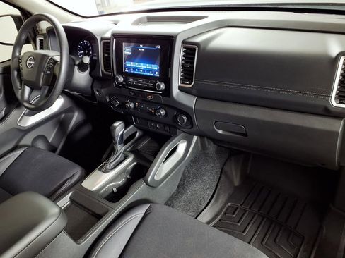 Used 2023 Nissan Frontier SV AWD/4WD image 13