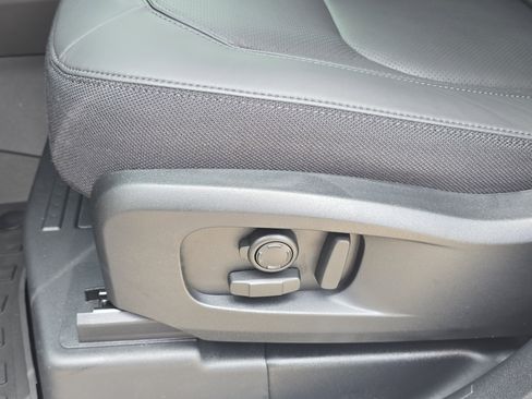 New 2025 Land Rover Defender 110 V8 image 27