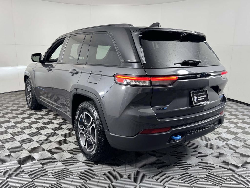 Used 2024 Jeep Grand Cherokee Trailhawk w/ Luxury Tech Group III AWD/4WD image 8