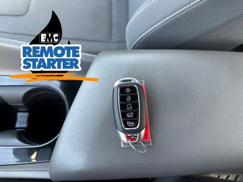 Used 2023 Hyundai Elantra SEL w/ Convenience Package FWD image 59