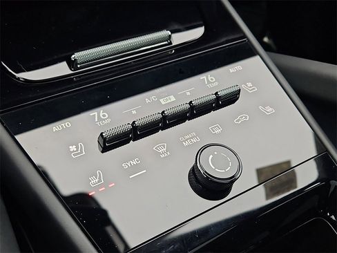 Certified 2024 Porsche Cayenne Turbo image 21