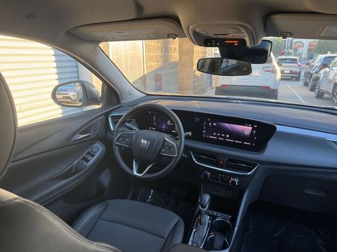 Used 2025 Buick Encore GX Preferred image 32