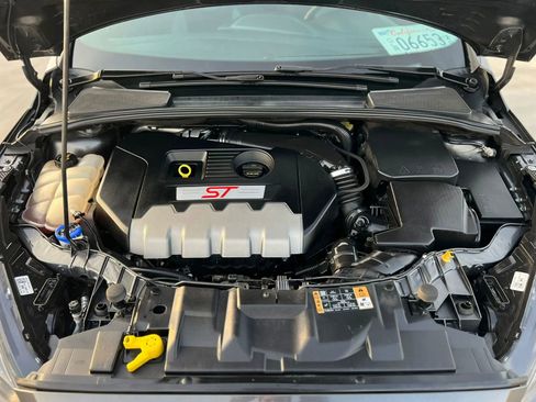 Used 2018 Ford Focus ST image 32