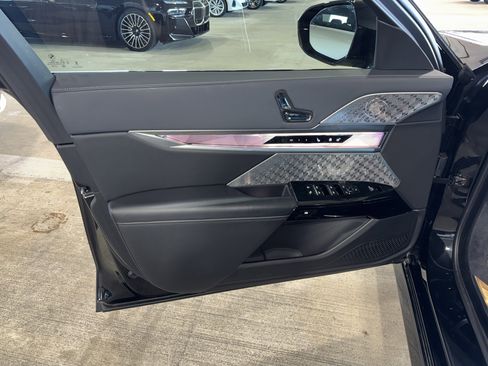 Used 2024 BMW 760i xDrive 760i xDrive w/ Executive Package image 18