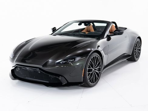 Used 2023 Aston Martin V8 Vantage Roadster image 1