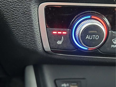 Used 2018 Audi A3 e-tron Prestige image 28