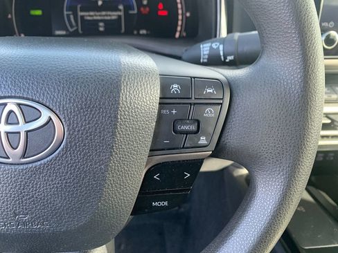 Used 2025 Toyota Camry LE FWD image 28