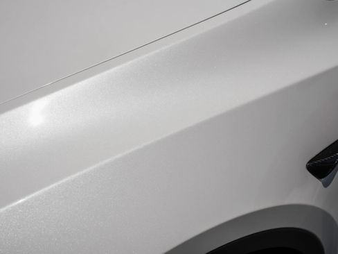 Used 2024 Tesla Model Y Long Range RWD image 35