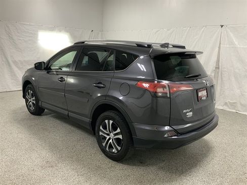 Used 2017 Toyota RAV4 LE AWD/4WD image 6