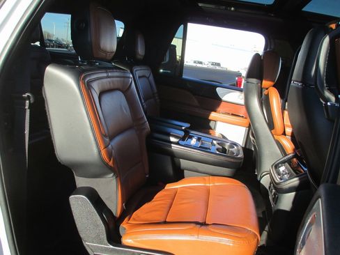 Used 2020 Lincoln Navigator L Reserve w/ Luxury Package image 24