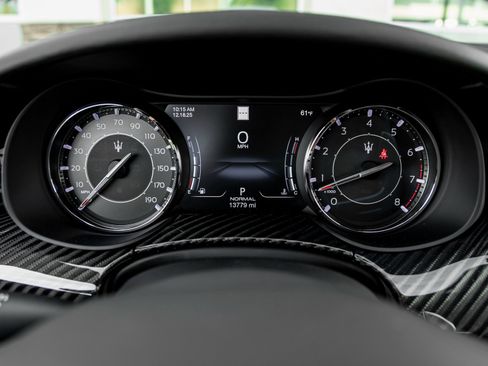 Used 2023 Maserati Quattroporte Modena image 16