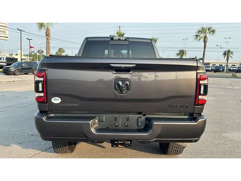 Used 2021 RAM 2500 Laramie w/ Night Edition AWD/4WD image 5