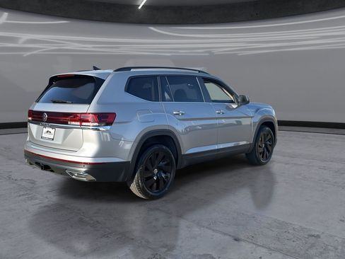 New 2026 Volkswagen Atlas SE FWD image 5