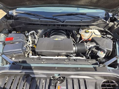 Used 2025 Chevrolet Silverado 1500 LT Trail Boss w/ Convenience Package II AWD/4WD image 30