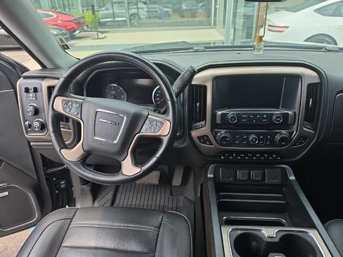 Used 2018 GMC Sierra 1500 Denali w/ Denali Ultimate Package AWD/4WD image 16