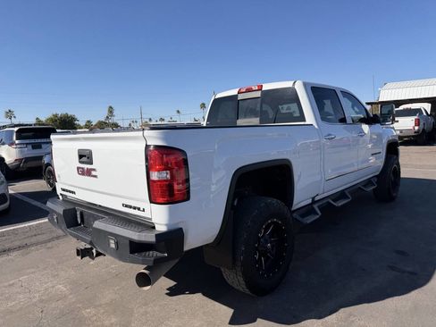 Used 2019 GMC Sierra 2500 Denali w/ Duramax Plus Package image 9