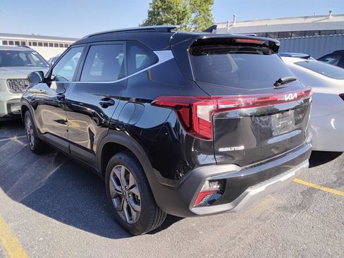 Used 2024 Kia Seltos S AWD/4WD image 5
